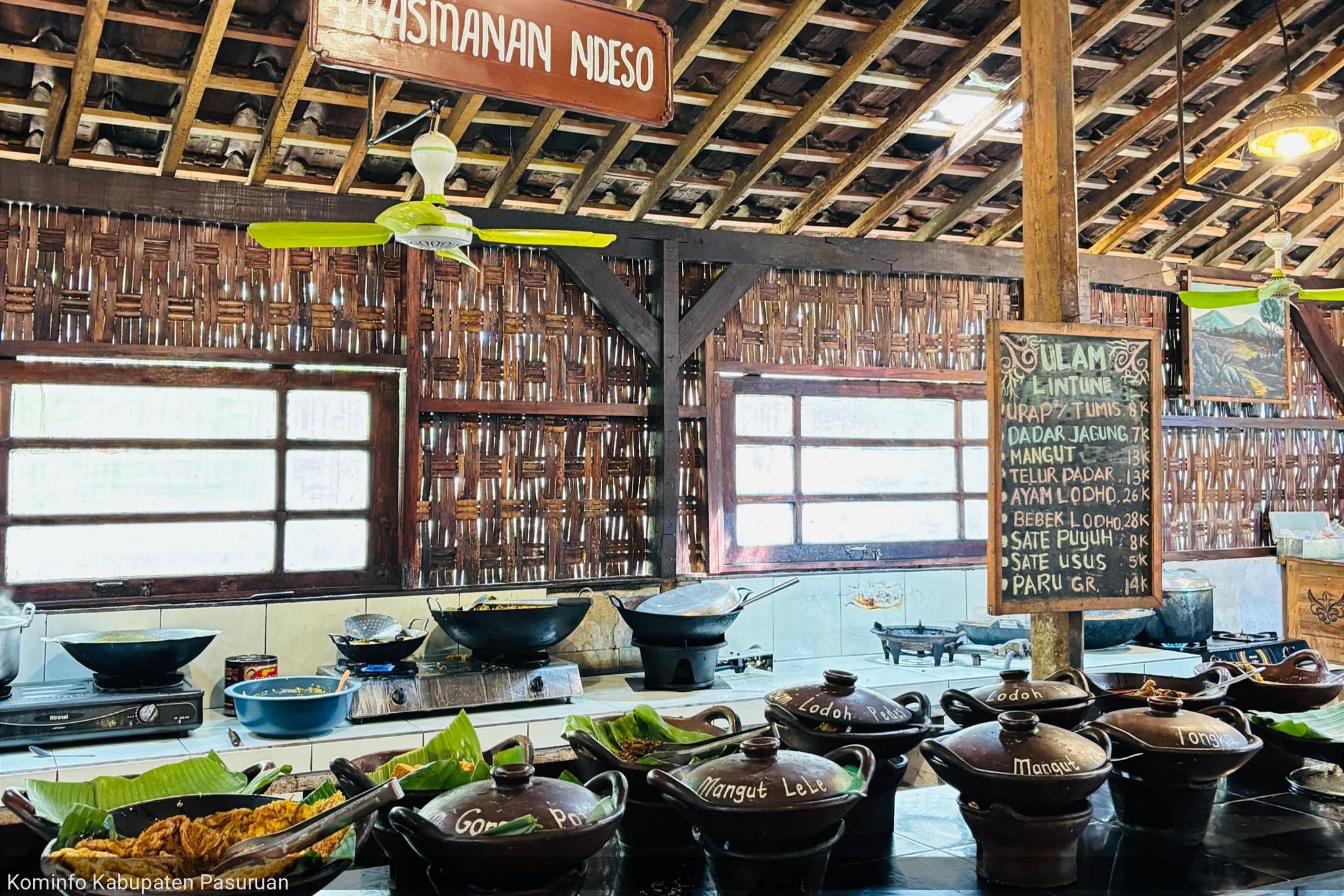 Prasmanan Ndeso Hutan Cempaka, Makan Sepuasnya ala Rumah Desa Tempo Dulu