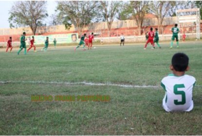 Buka Turnamen Sepakbola KU-15 Piala Menpora