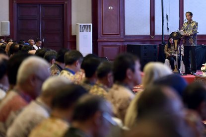 PRESIDEN INSTRUKSIKAN SELURUH APARATUR BEKERJA CEPAT 