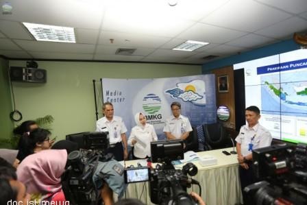 Musim Hujan Akan Datang, Waspada Cuaca Ekstrem