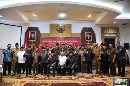Gubernur dan Bupati/ Walikota se-Jatim Berkomitmen Kendalikan Gratifikasi