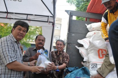 TEKAN HARGA GULA, DISPERINDAG JATIM GELAR OP 