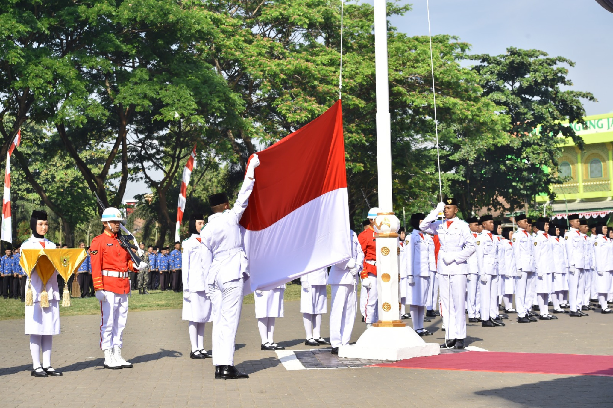 Upacara HUT Kemerdekaan RI ke – 78, Bupati Ajak Masyarakat Bersyukur dan Banyak Lakukan Kegiatan Positif