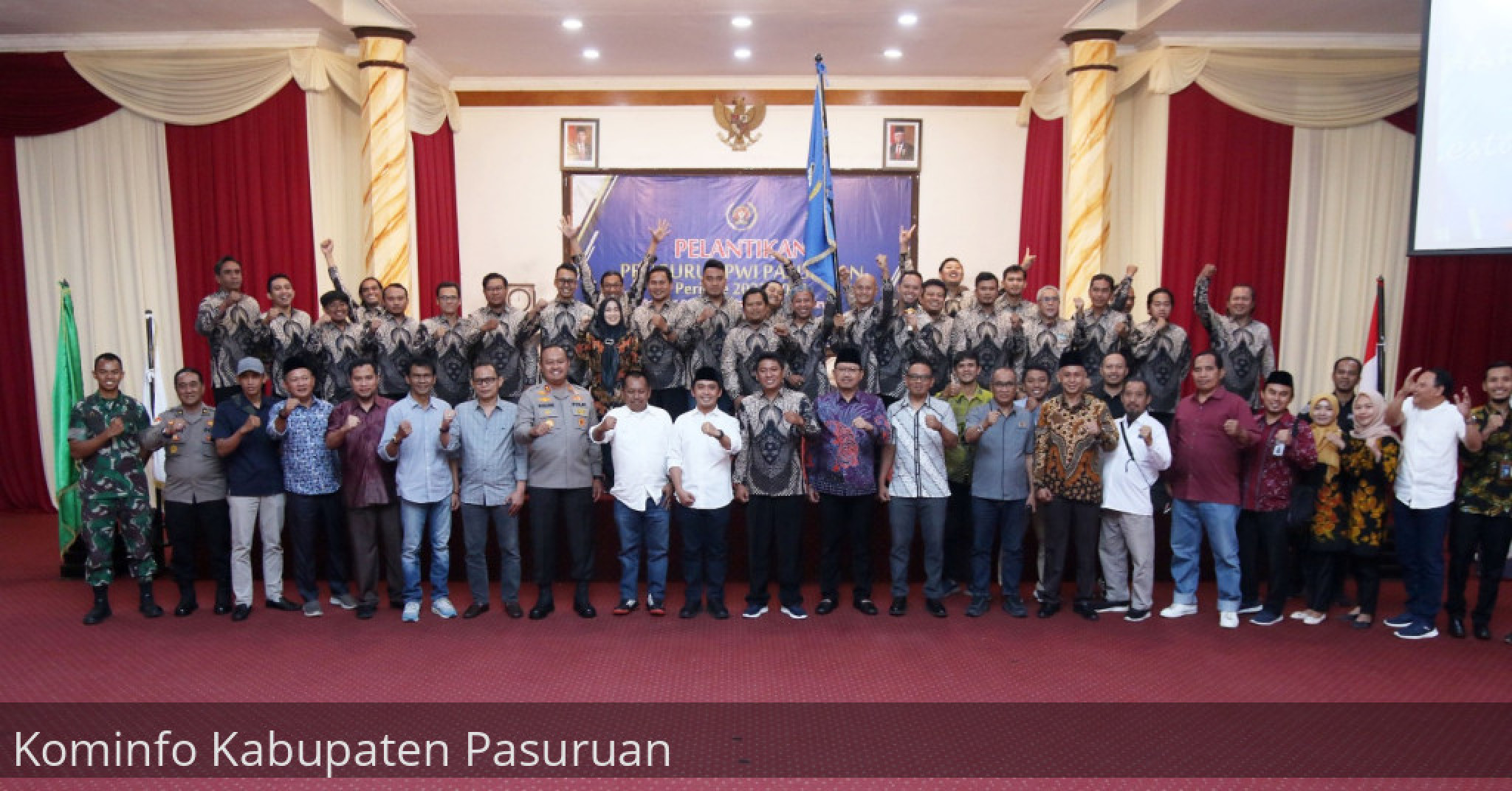 Ketua PWI Jatim Resmi Lantik Pengurus PWI Pasuruan Periode 2023-2026