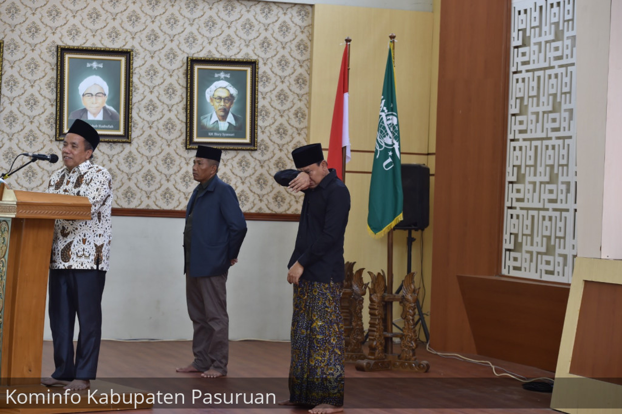 Momen Haru Bupati dan Wakil Bupati Pasuruan Jelang Purna Tugas Kepada Ulama