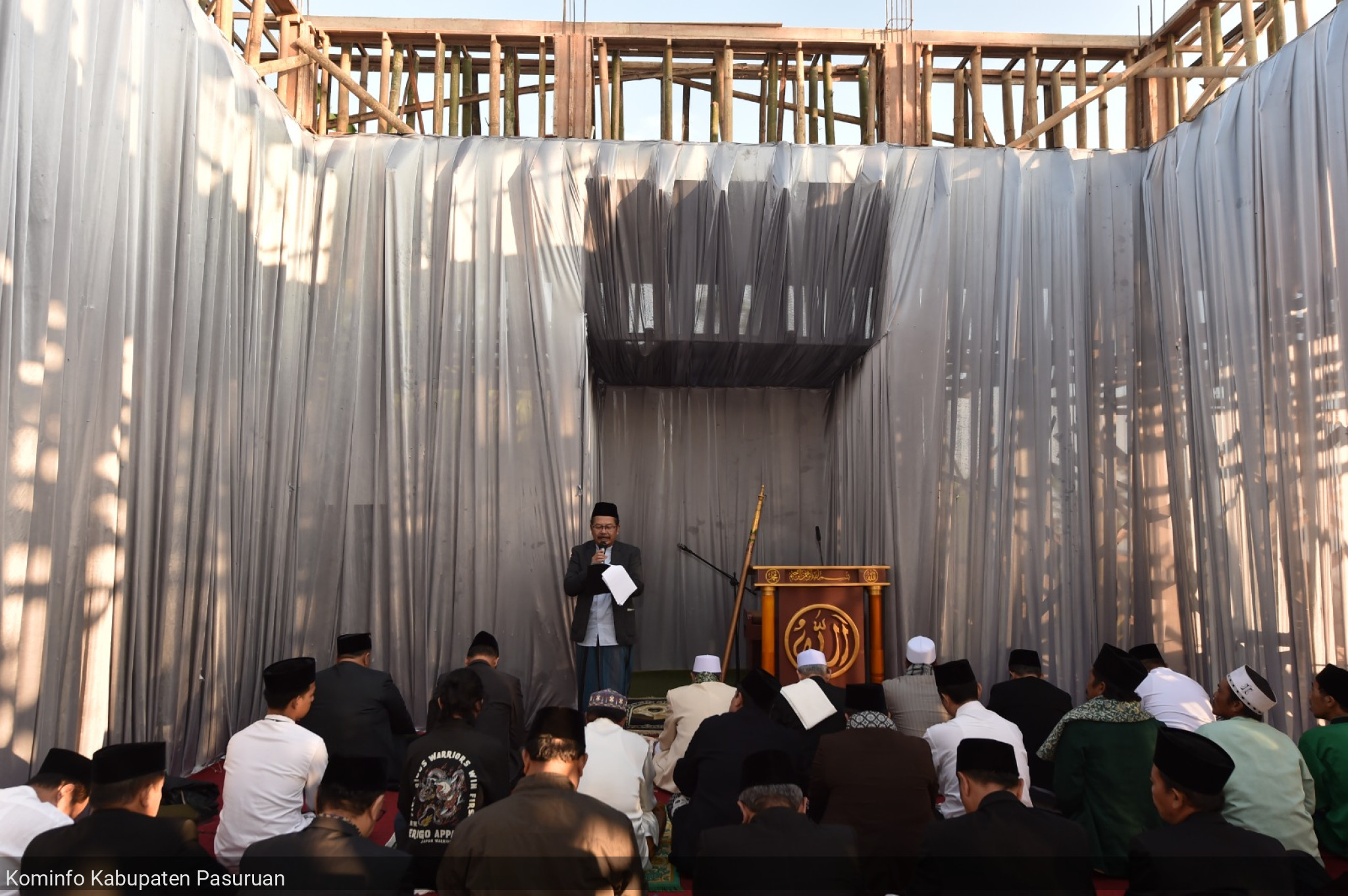 Sholat Idul Adha 1445 H di Masjid Subulus Salam Kecamatan Tutur, Pj. Bupati Andriyanto Sampaikan Esensi Berkurban
