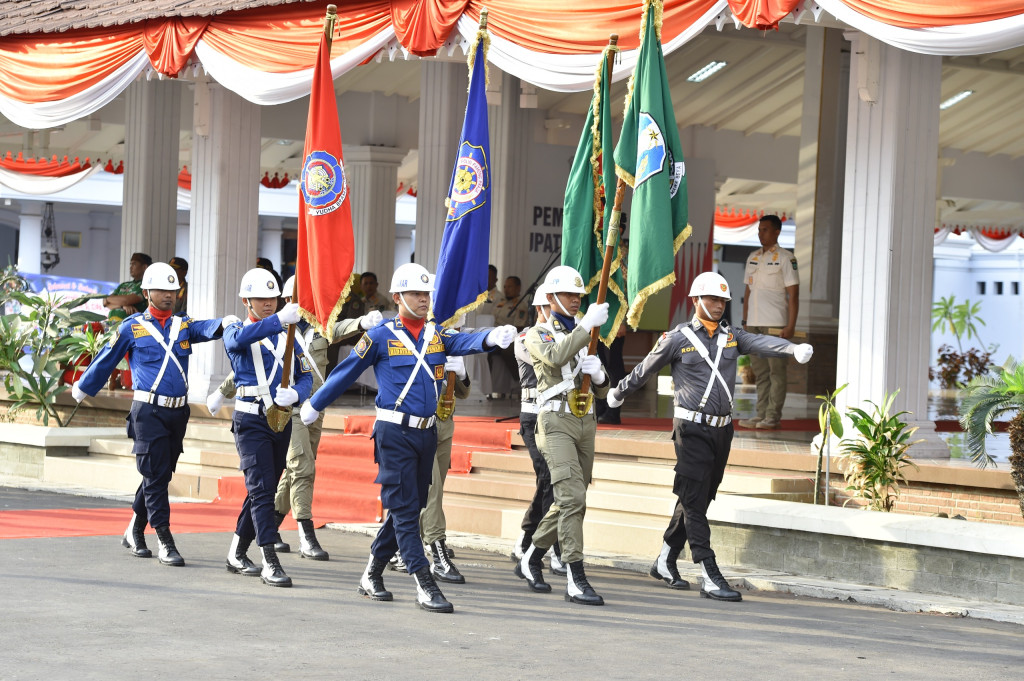 Apel Kirab Pataka Jer Basuki Mawa Beya HUT Jatim ke-79