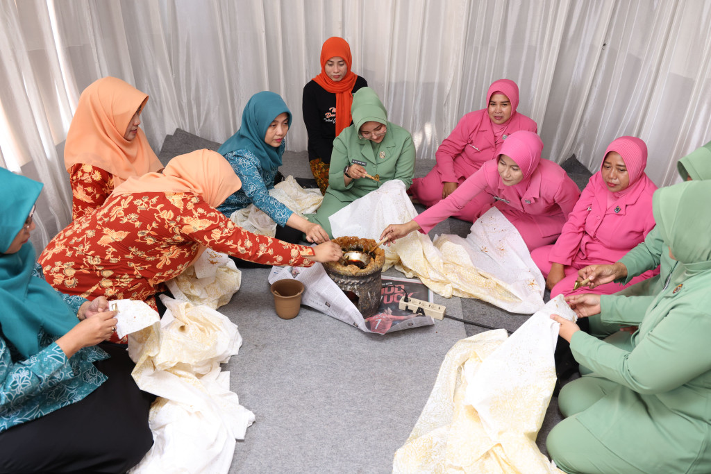 Workshop Batik di Desa Gunting Sukorejo