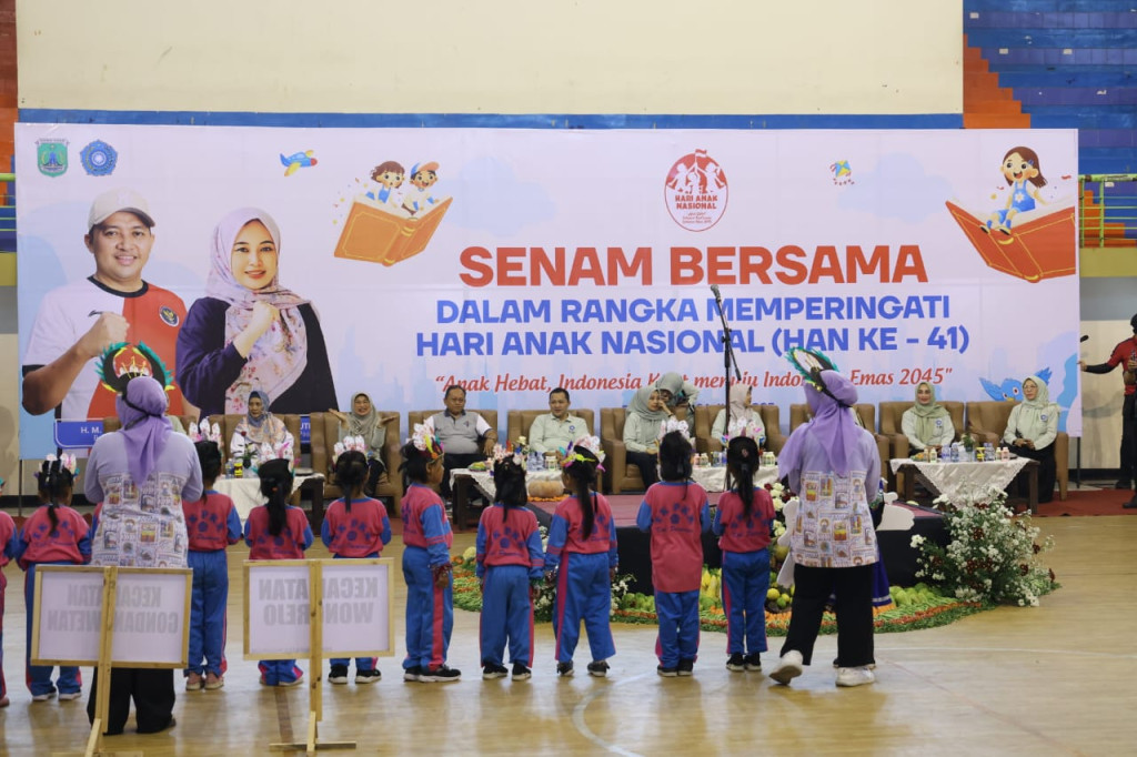 Senam bersama dalam rangka Hari Anak Nasional ke-41