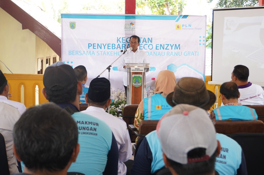 Penyebaran Eco Enzym Bersama Stakeholder di Danau Ranu Grati