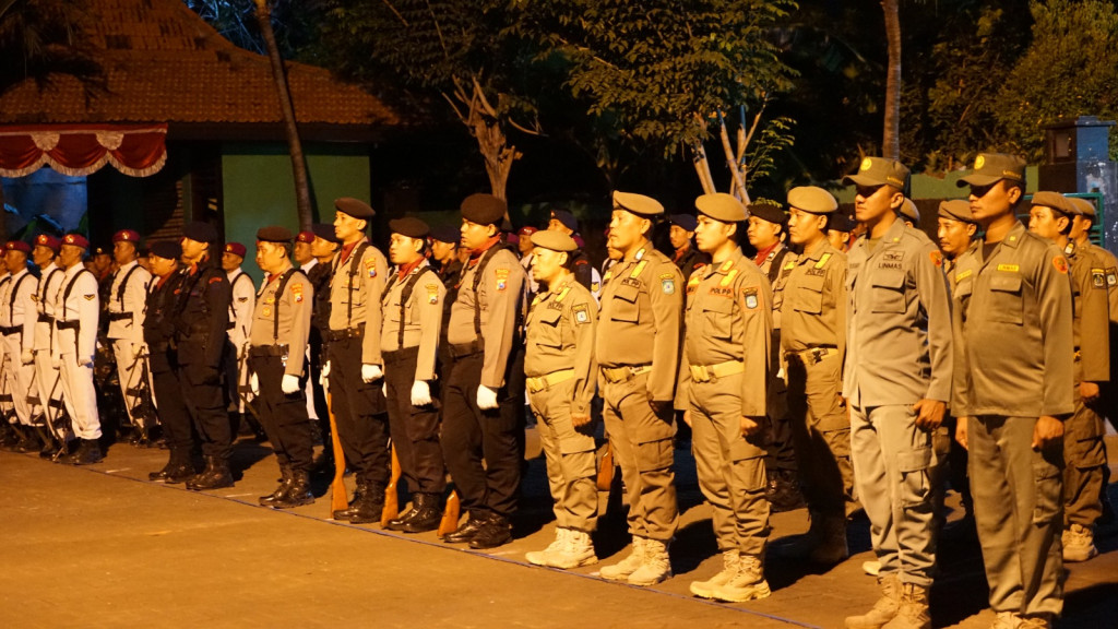 Apel Kehormatan dan Renungan Malam (AKRS)