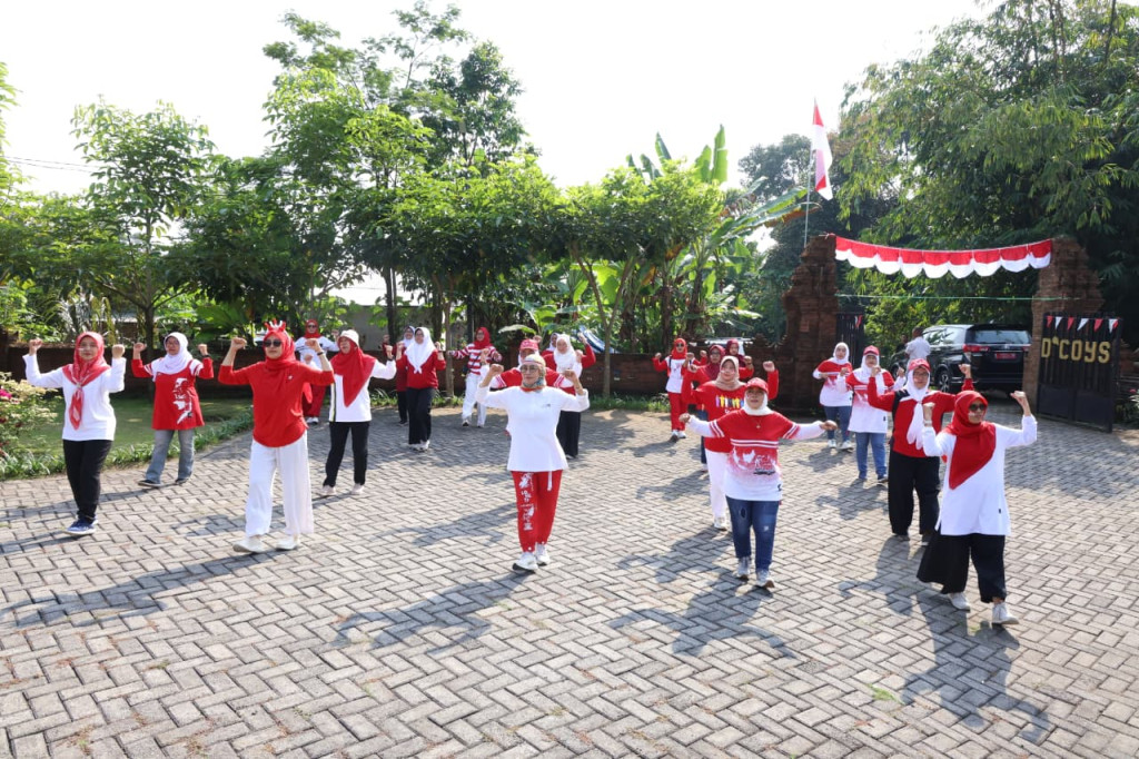 Senam Bersama DWP dan PKK Kabupaten Pasuruan