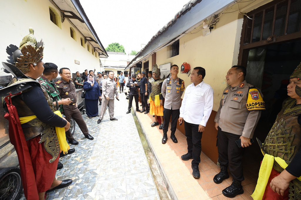 Monitoring Keliling TPS di Pilkada 2024 Oleh Pj. Bupati Pasuruan