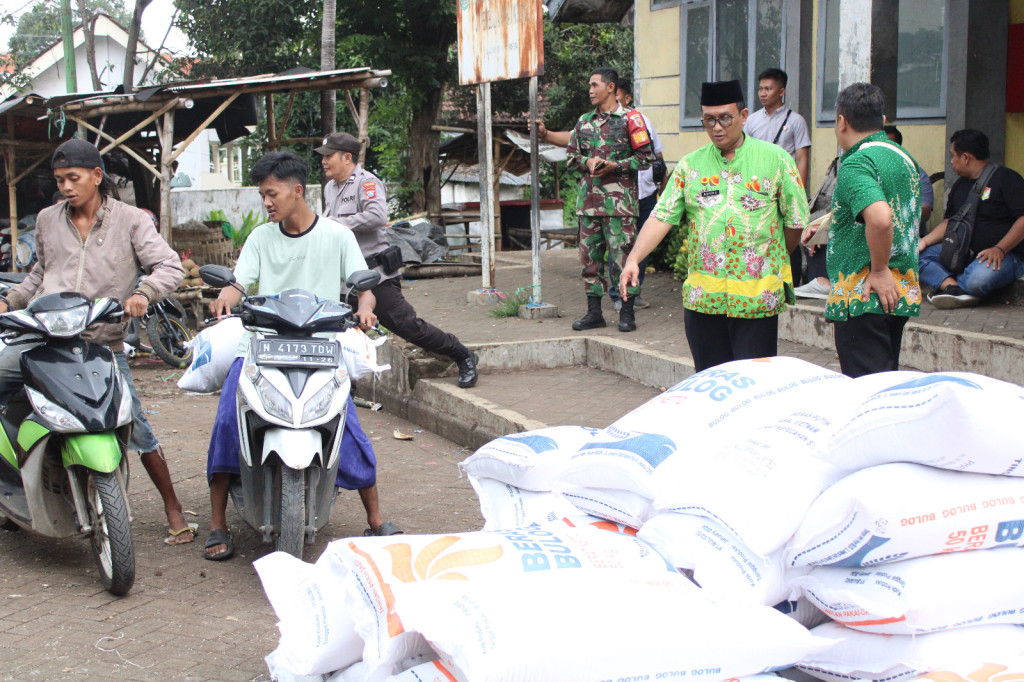 Operasi Pasar Beras SPHP Bulog Oleh Disperindag