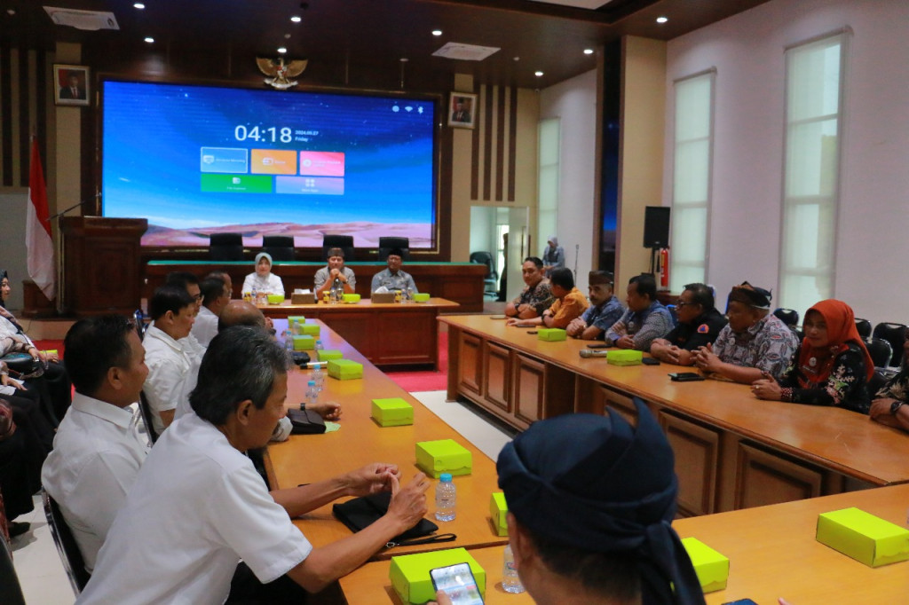 Pj. Bupati Nurkholis sambut kedatangan keluarga besar Pemkot Probolinggo